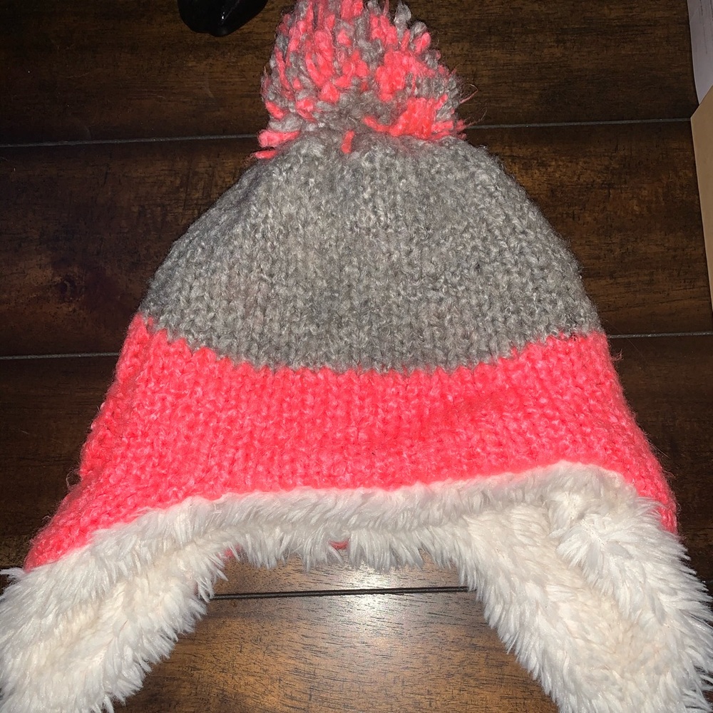 𝒜ℰ𝒪 Fuzzy Knitted Beanie